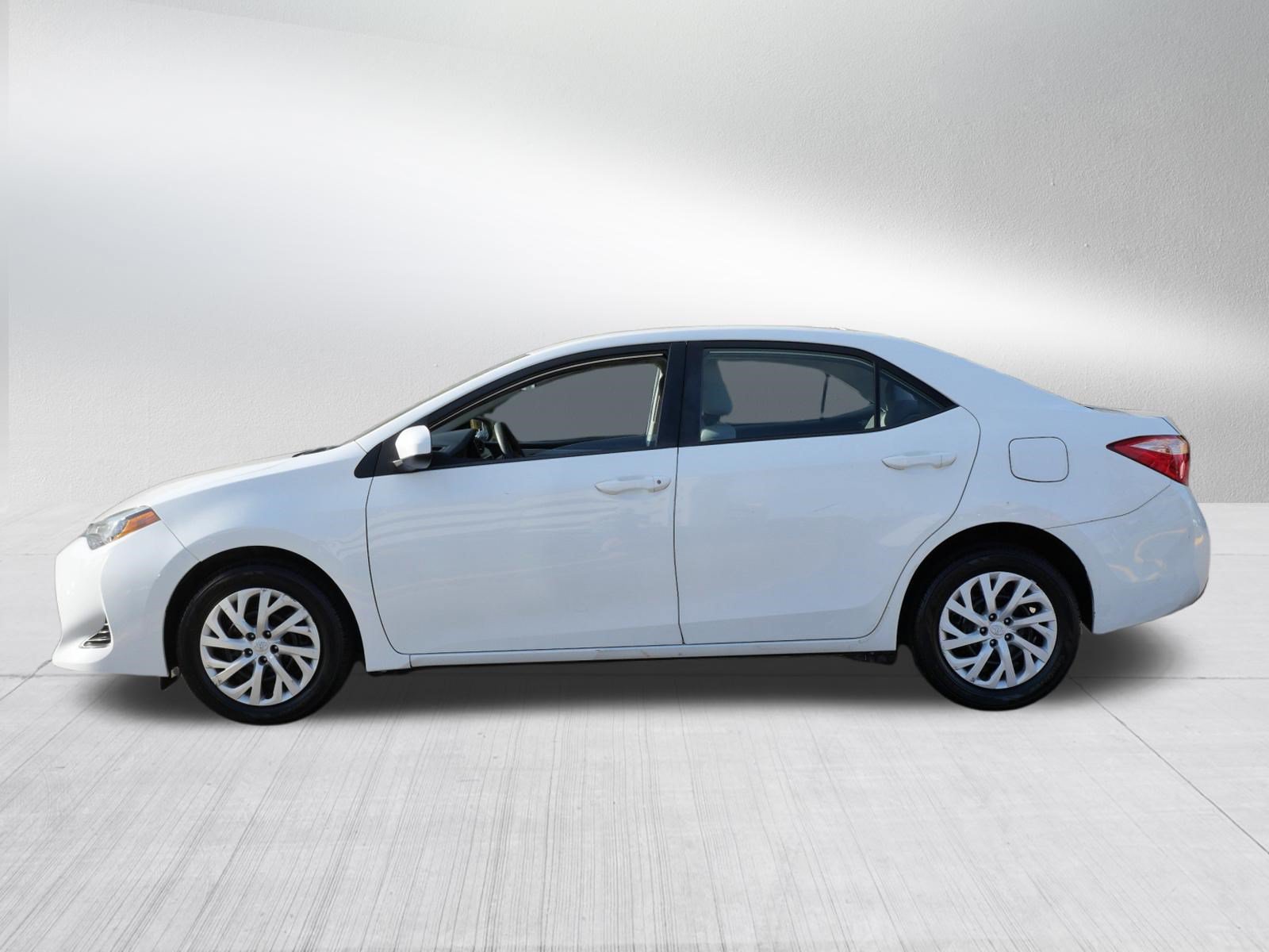 Certified 2019 Toyota Corolla LE FWD image 4