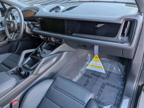 New 2026 Porsche Cayenne S image 26