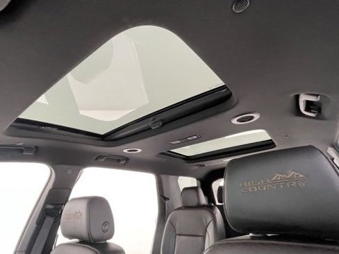 Used 2024 Chevrolet Traverse High Country image 43