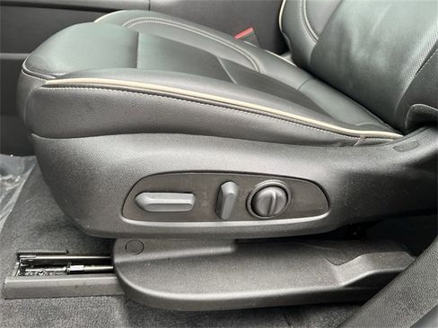 Certified 2023 Chevrolet Traverse Premier w/ LPO, Floor Liner Package image 14