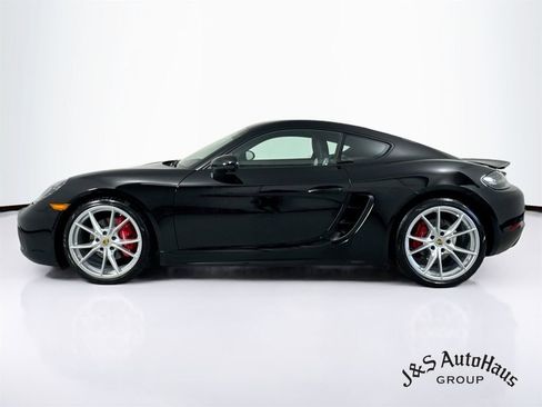 Used 2025 Porsche 718 Cayman S w/ Premium Package RWD image 4