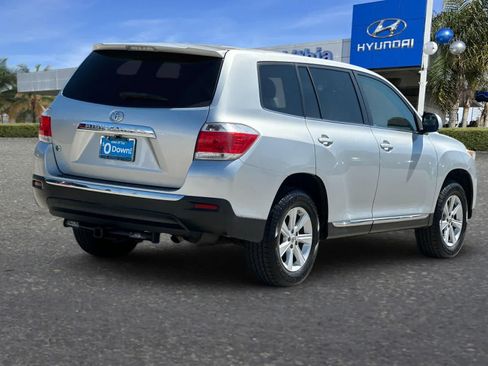 Used 2012 Toyota Highlander FWD image 3