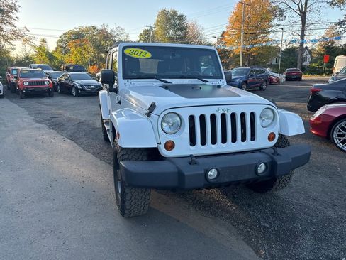 Used 2012 Jeep Wrangler Unlimited Sahara image 6