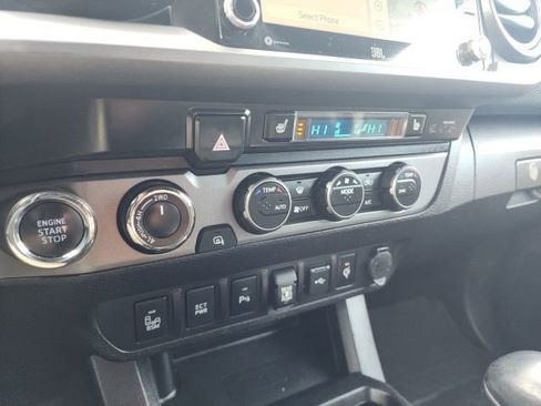 Used 2021 Toyota Tacoma TRD Off-Road image 19