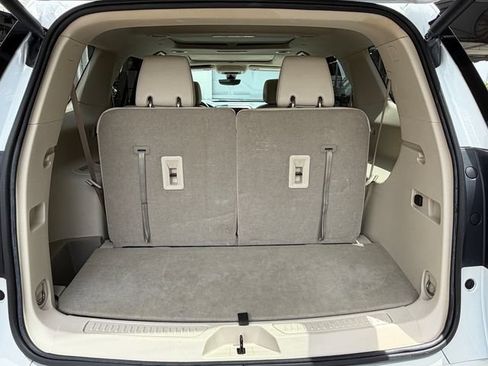Certified 2023 GMC Acadia Denali w/ Denali Ultimate Package FWD image 10
