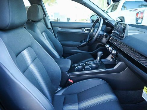Used 2025 Honda Civic Sport image 22