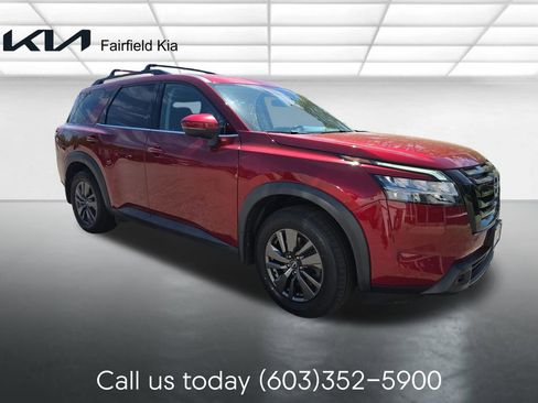 Used 2022 Nissan Pathfinder SV w/ SV Premium Package AWD/4WD image 7