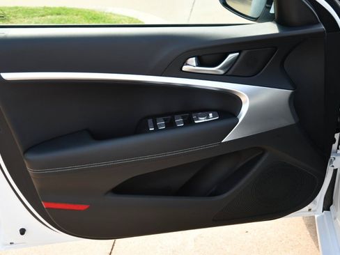 Used 2026 Genesis G70 2.5T RWD image 7