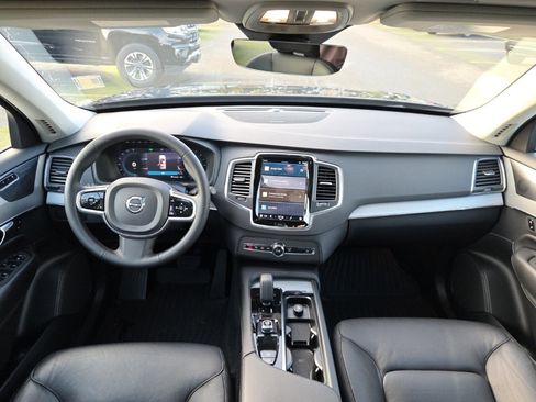 Certified 2023 Volvo XC90 B5 Core w/ Protection Package Premier image 5