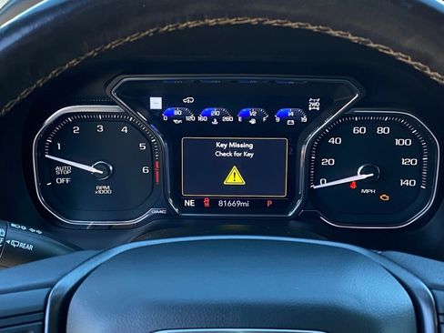 Used 2021 GMC Yukon XL AT4 w/ AT4 Premium Plus Package image 14