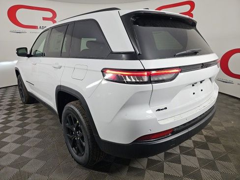 New 2025 Jeep Grand Cherokee 4WD image 5