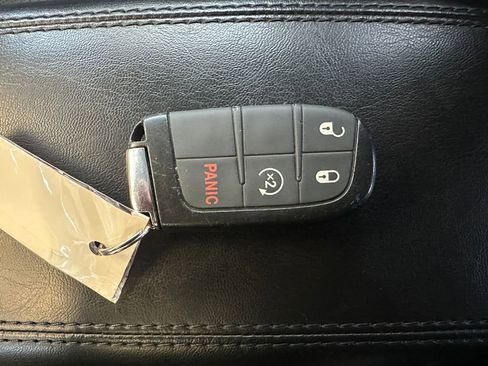 Used 2022 Jeep Compass Latitude AWD/4WD image 8