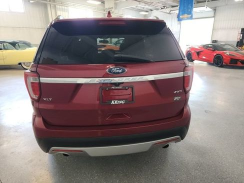 Used 2017 Ford Explorer XLT AWD/4WD image 4