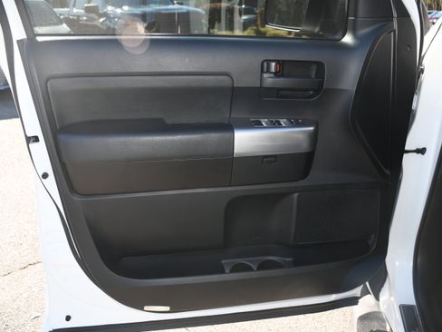 Used 2018 Toyota Sequoia TRD Sport image 10