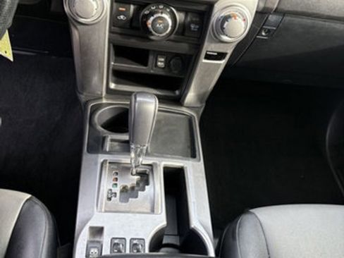 Used 2016 Toyota 4Runner SR5 Premium image 17
