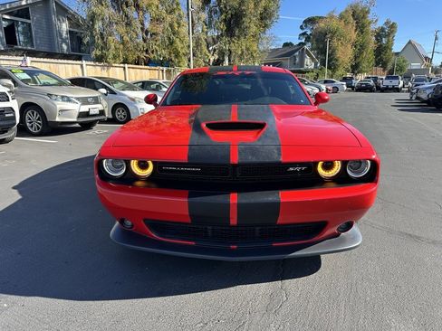 Used 2016 Dodge Challenger SRT image 5
