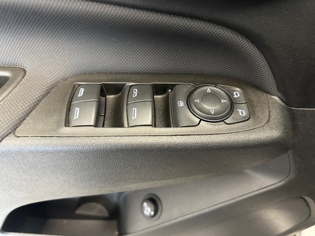 Used 2023 Chevrolet Equinox RS w/ RS Leather Package FWD image 20