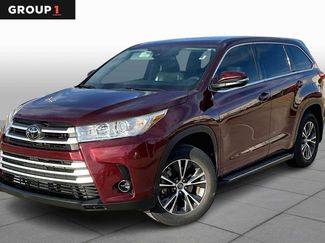 Used 2018 Toyota Highlander Plus video 1