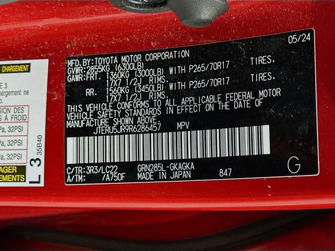 Used 2024 Toyota 4Runner TRD Off-Road Premium image 12