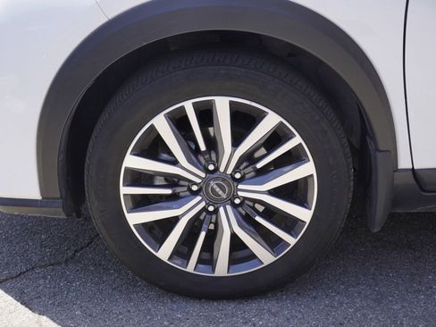 Used 2024 Nissan Kicks SV FWD image 7