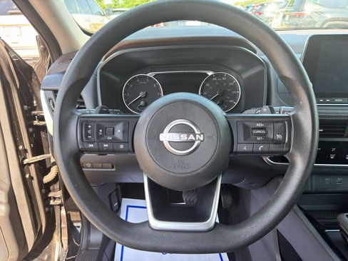 Used 2023 Nissan Rogue S AWD/4WD image 12