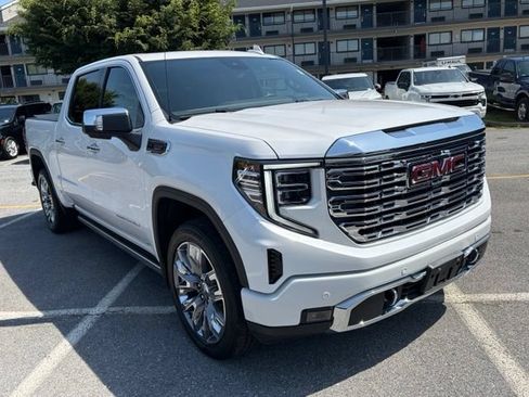 Used 2024 GMC Sierra 1500 Denali w/ Denali Reserve Package AWD/4WD image 2