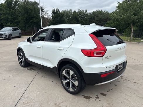 Used 2023 Volvo XC40 B5 Plus w/ Driver Assist Package AWD/4WD image 7
