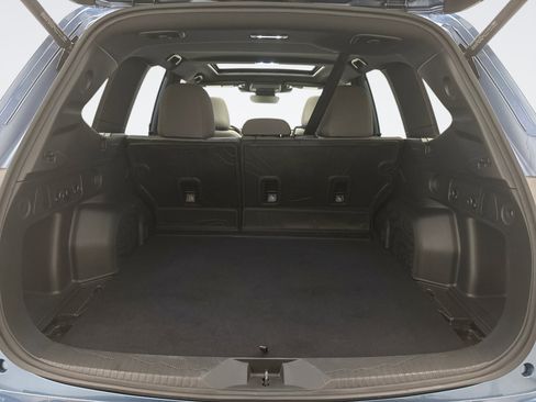 Used 2025 Subaru Forester Premium AWD/4WD image 21