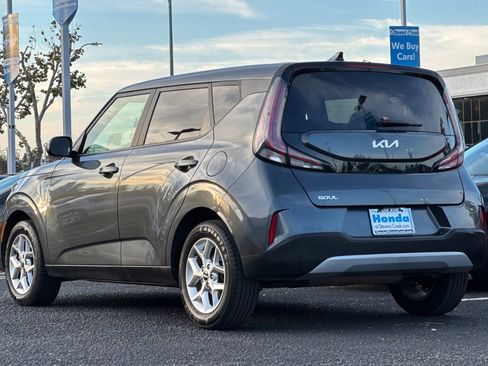 Used 2023 Kia Soul LX w/ Option Group 015 image 3