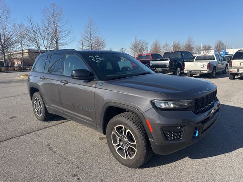 Used 2022 Jeep Grand Cherokee Trailhawk image 3