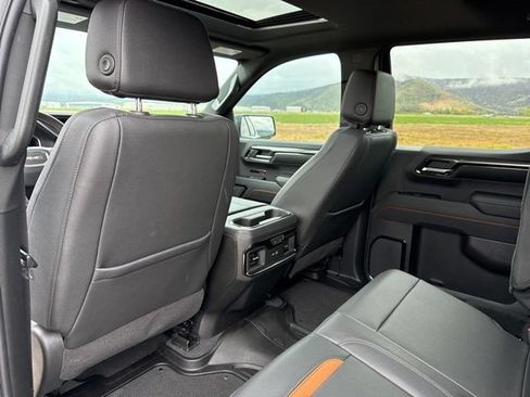 Used 2023 GMC Sierra 1500 AT4 w/ Technology Package AWD/4WD image 33