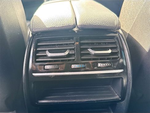 Used 2020 BMW 530i w/ Convenience Package image 29