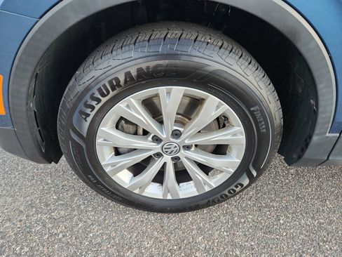 Used 2018 Volkswagen Tiguan SE w/ Panoramic Sunroof Package image 27