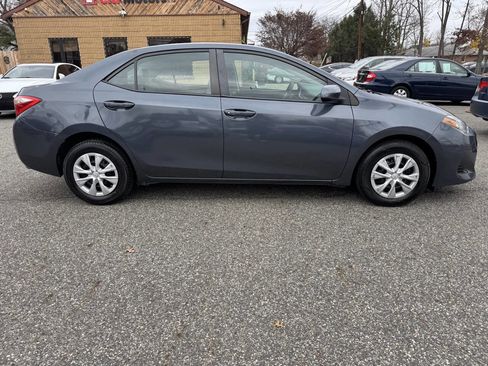 Used 2017 Toyota Corolla LE image 2