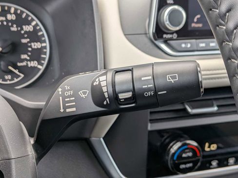 Used 2025 Nissan Rogue SV image 25