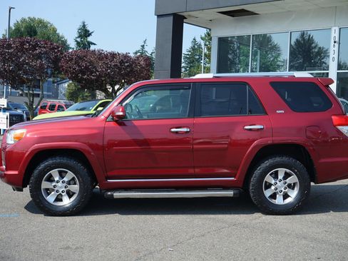 Used 2012 Toyota 4Runner SR5 AWD/4WD image 2