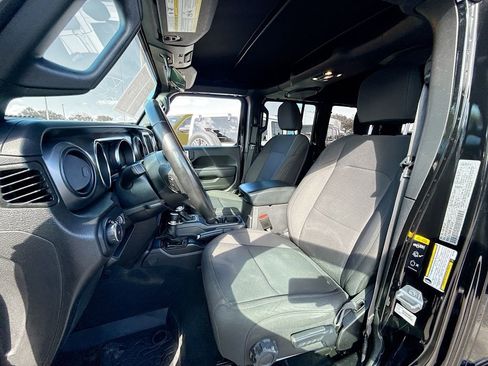 Used 2022 Jeep Wrangler Unlimited Sport image 23