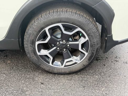 Used 2015 Subaru Crosstrek 2.0i Premium AWD/4WD image 9