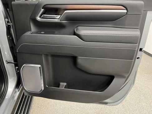 Used 2025 GMC Sierra 3500 Denali w/ Denali Reserve Package image 49