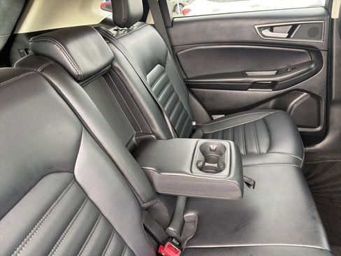 Used 2024 Ford Edge SEL w/ Convenience Package image 5