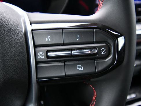 Used 2024 Chevrolet Colorado Z71 w/ Z71 Convenience Package 2 AWD/4WD image 44