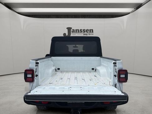 Used 2020 Jeep Gladiator Rubicon AWD/4WD image 4