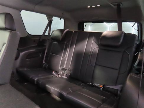 Used 2015 Chevrolet Suburban LTZ AWD/4WD image 32
