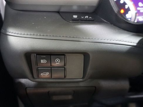 Used 2023 Toyota Highlander LE image 5