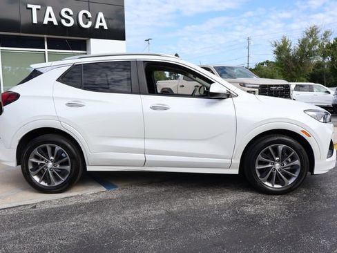 Used 2022 Buick Encore GX Select w/ Sport Touring Package FWD image 9