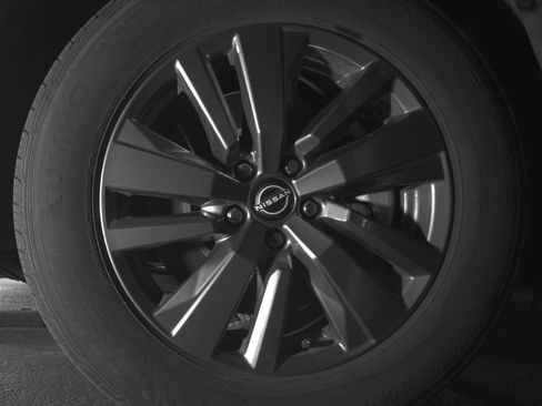 Used 2025 Nissan Pathfinder SV image 15