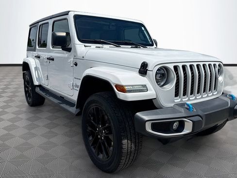 Used 2023 Jeep Wrangler Unlimited Sahara w/ Cold Weather Group AWD/4WD image 4