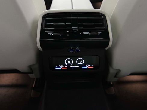 Used 2026 BMW 530i w/ Premium Package RWD image 10