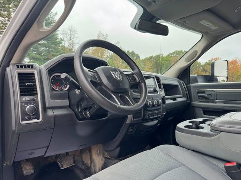 Used 2018 RAM 5500 Tradesman w/ Power & Remote Entry Group image 14