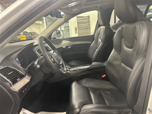 Certified 2024 Volvo XC90 T8 Ultimate w/ Protection Package Premier image 10
